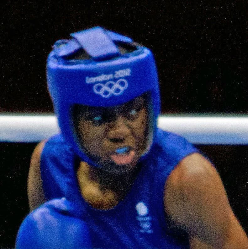 Nicola Adams compitiendo en la final olímpica de Londres 2012