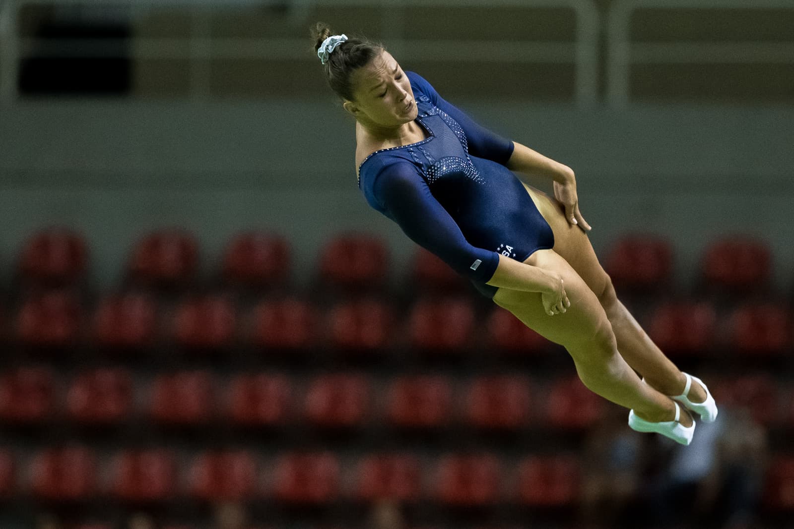 Charlotte Drury compite en trampolín durante el test olímpico de 2016